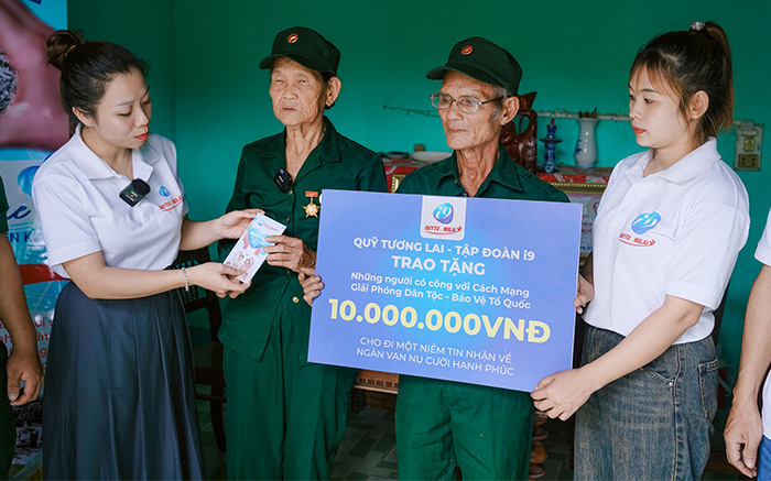 Hình ảnh hỗ trợ khách hàng, thể hiện sự sẵn sàng giải đáp thắc mắc về chính sách bảo mật cho người chơi tài xỉu online và app tài xỉu online, với đội ngũ chuyên nghiệp.